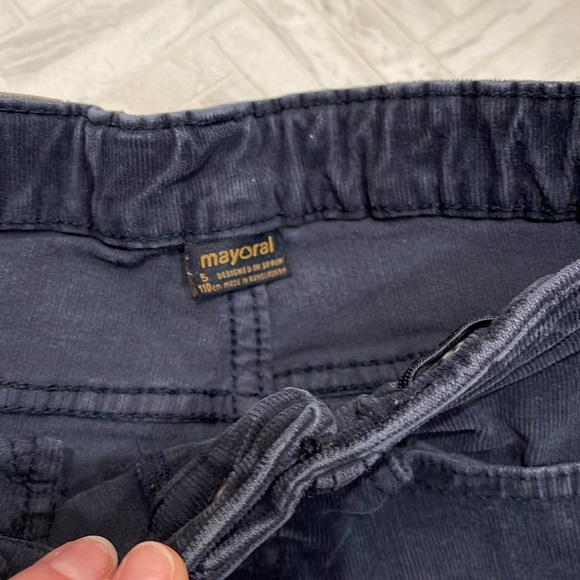 Mayoral navy blue cordoroy pants, rare! Size 5 - Picture 3 of 4